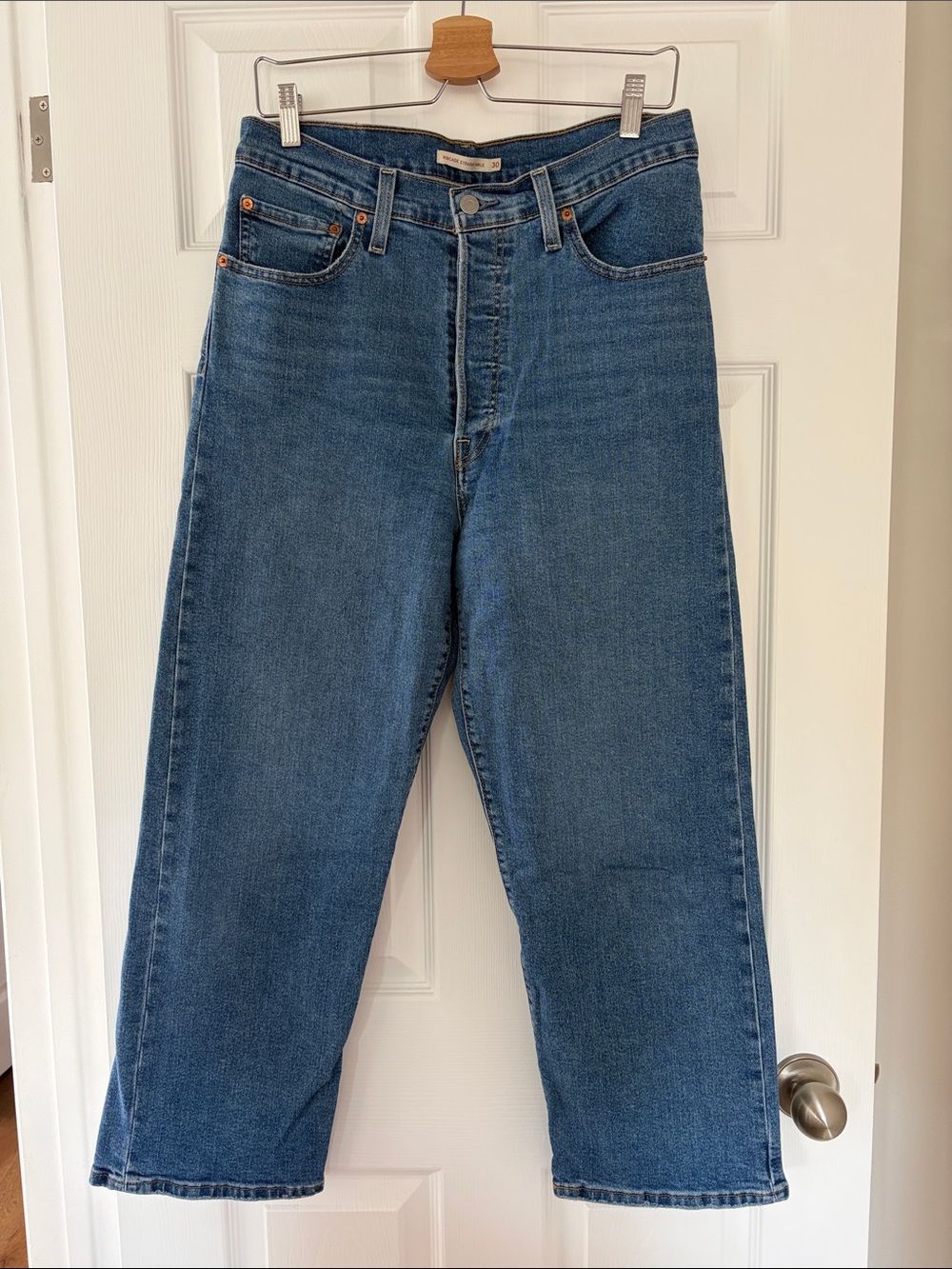 Levi's Women's Cropped Straight-Leg Jeans in Blue